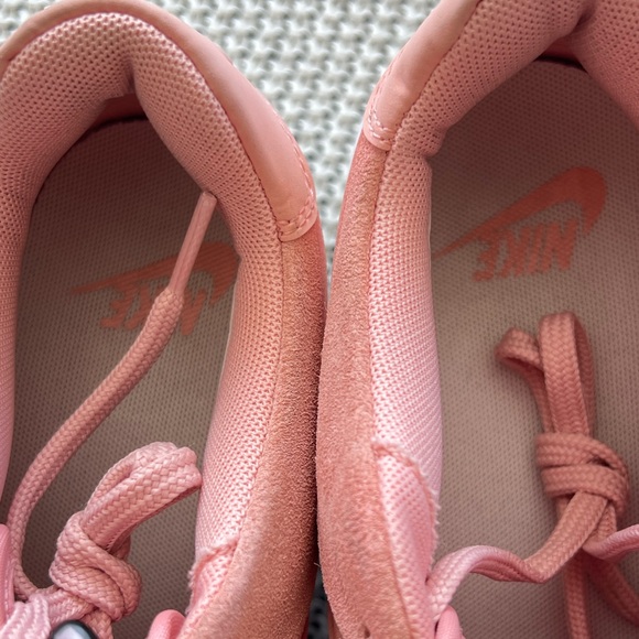 Nike Womens Air Force 1 Sage Low
Shoes Coral Stardust/White/Black emblem - Picture 7 of 11